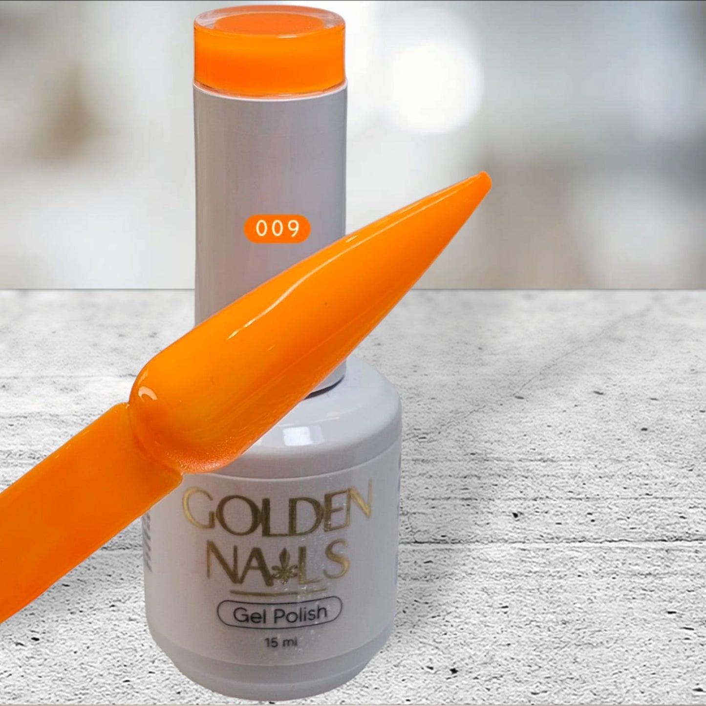 GEL POLISH GOLDEN NAILS